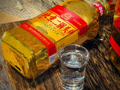 永丰牌北京二锅头小方瓶金瓶46度清